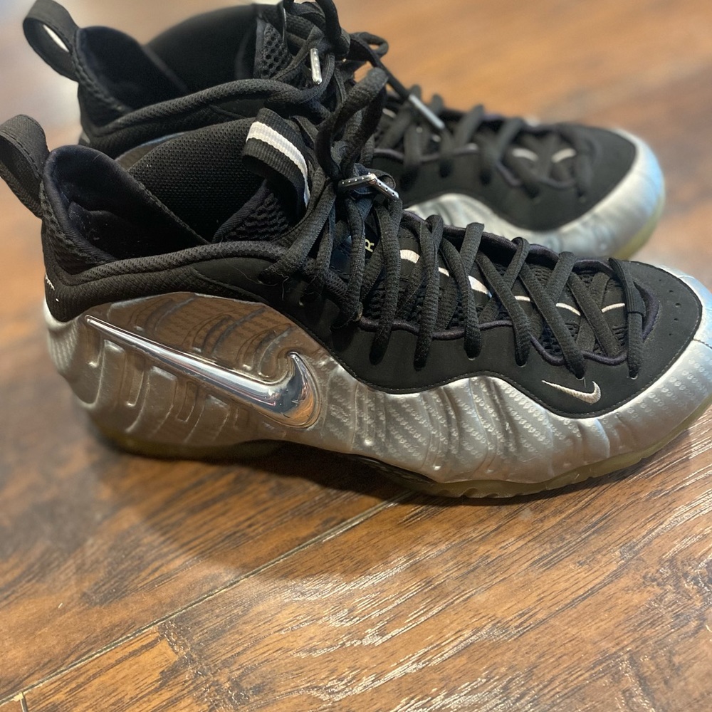 Nike Foamposite Silver Surfer